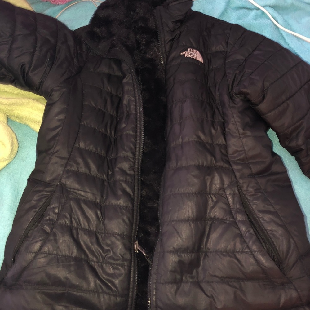 Fuzzy north face coat// reversible